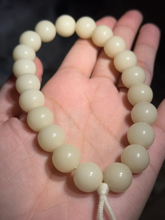 Ivory Bodhi Handheld Bracelet